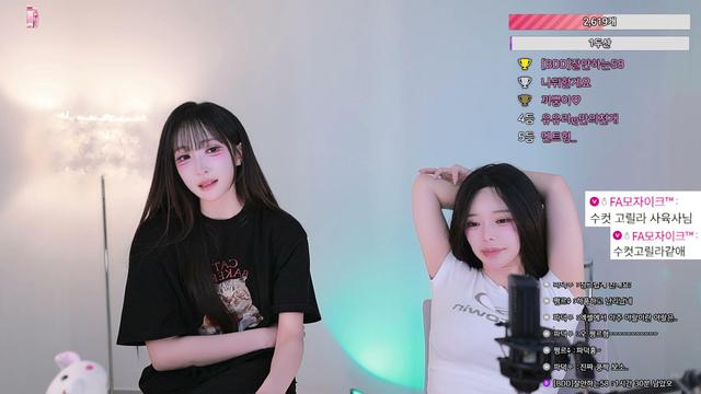 ღ윤서진ღ님의 방송입니다