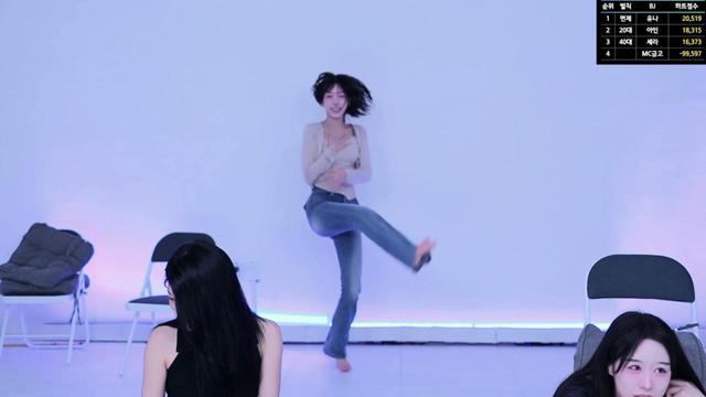 Live cover for 로얄걸즈